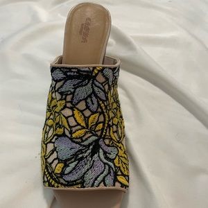 Mule floral 3 inch heel